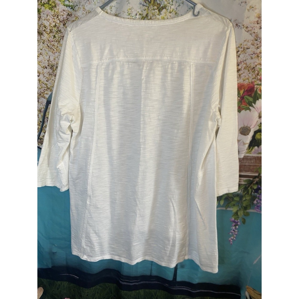 Chico's White Lavar Slightly Textured Top Size 1XL - Picture 7 of 8